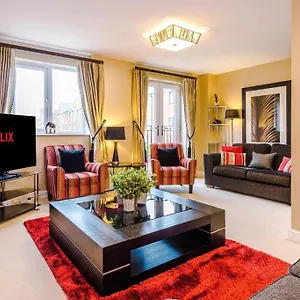 Stylish Townhouse Centre With Parking Chester