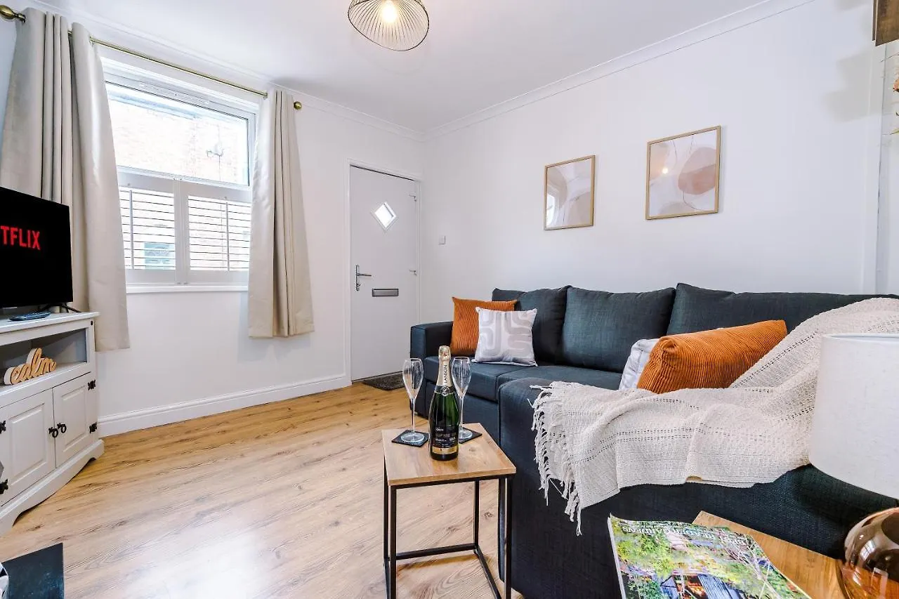 Holiday home Stylish City-Centre Home: Chester Comfort for 6 United Kingdom